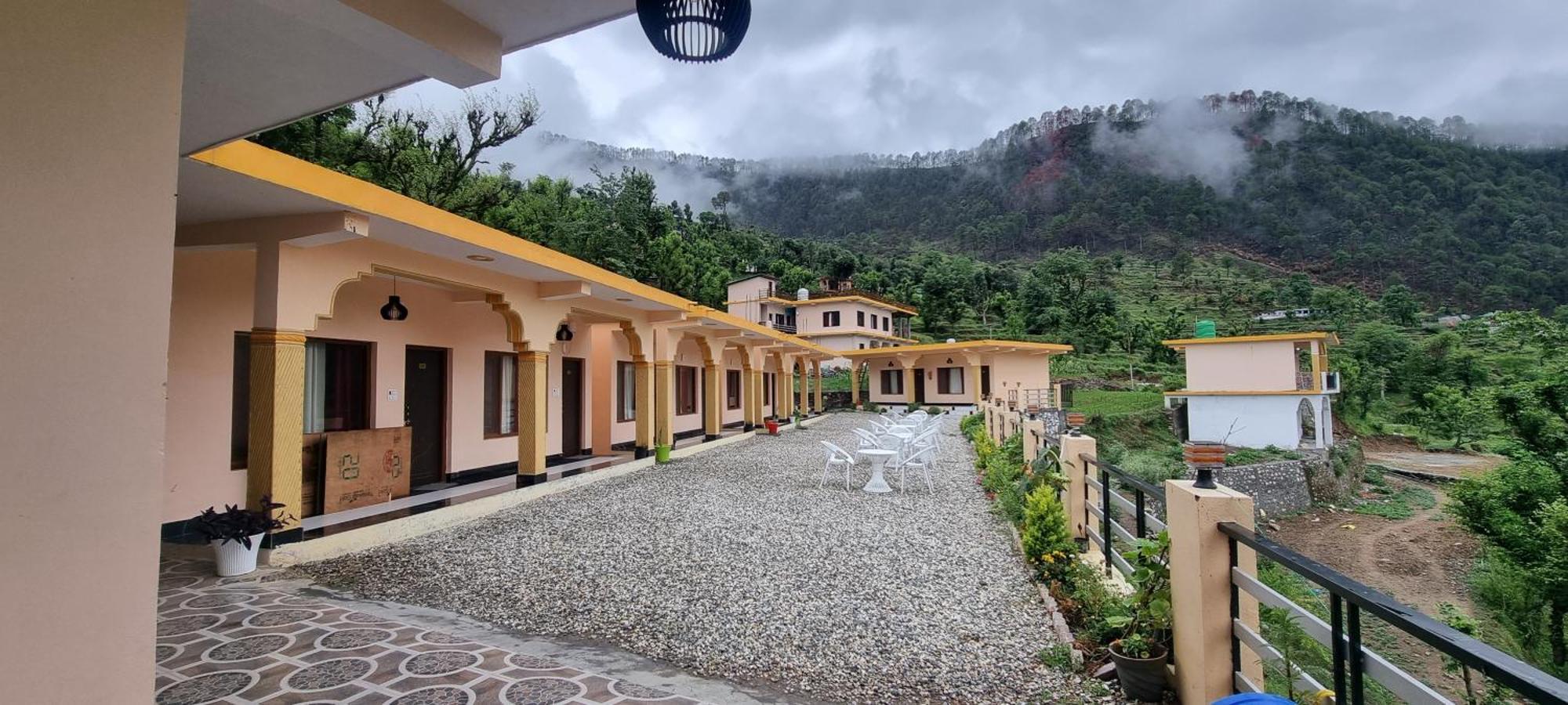 Shri Krishna Farms& Resorts Barkot Eksteriør bilde